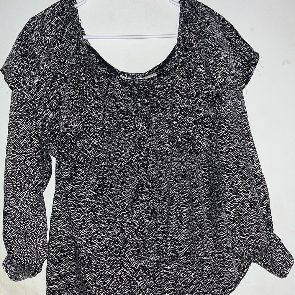 Anne Klein 100% silk Black and White Patterned Blouse medium